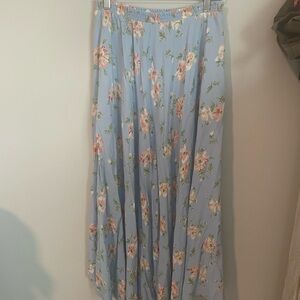 Chic Floral Maxi Skirt in Light Blue